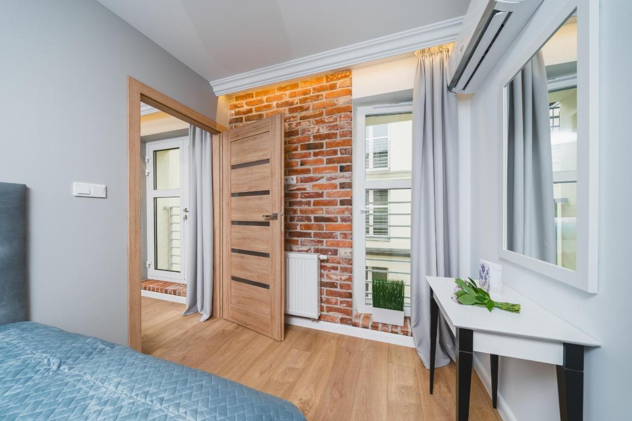 Saint Florian'S Suites - Old Town Luxury Apartments - By Upstairs Krakow Bagian luar foto