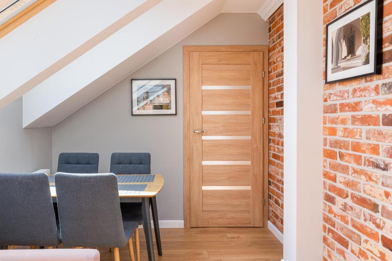 Saint Florian'S Suites - Old Town Luxury Apartments - By Upstairs Krakow Bagian luar foto