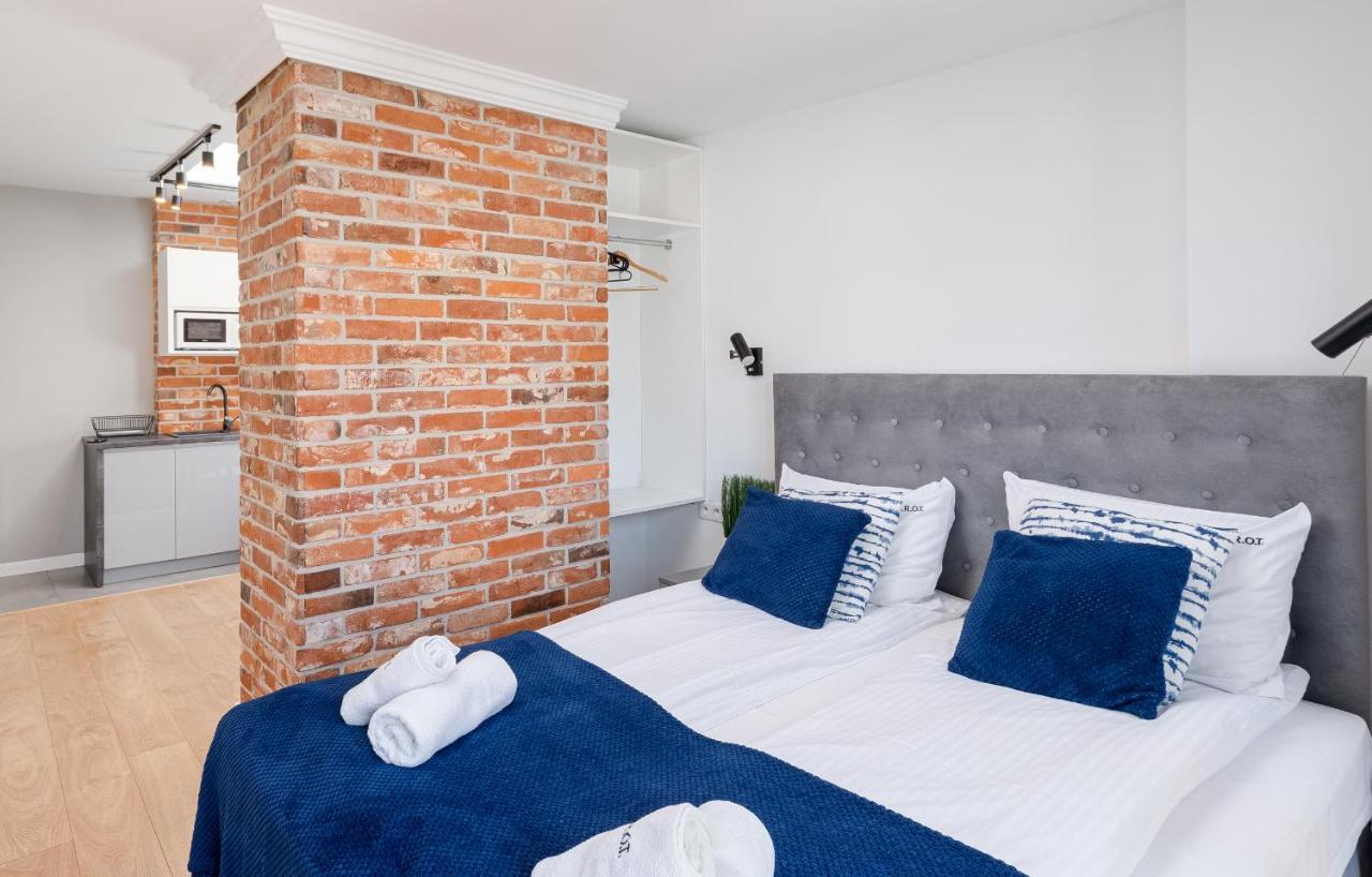 Saint Florian'S Suites - Old Town Luxury Apartments - By Upstairs Krakow Bagian luar foto