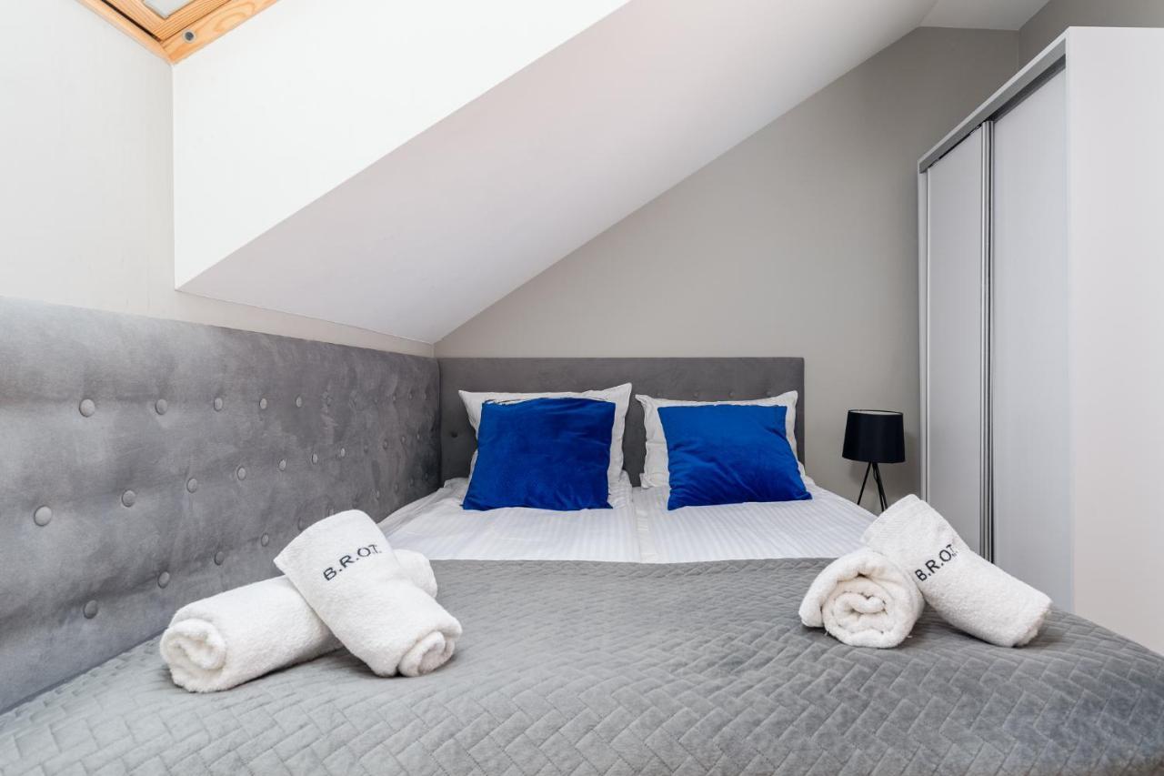 Saint Florian'S Suites - Old Town Luxury Apartments - By Upstairs Krakow Bagian luar foto