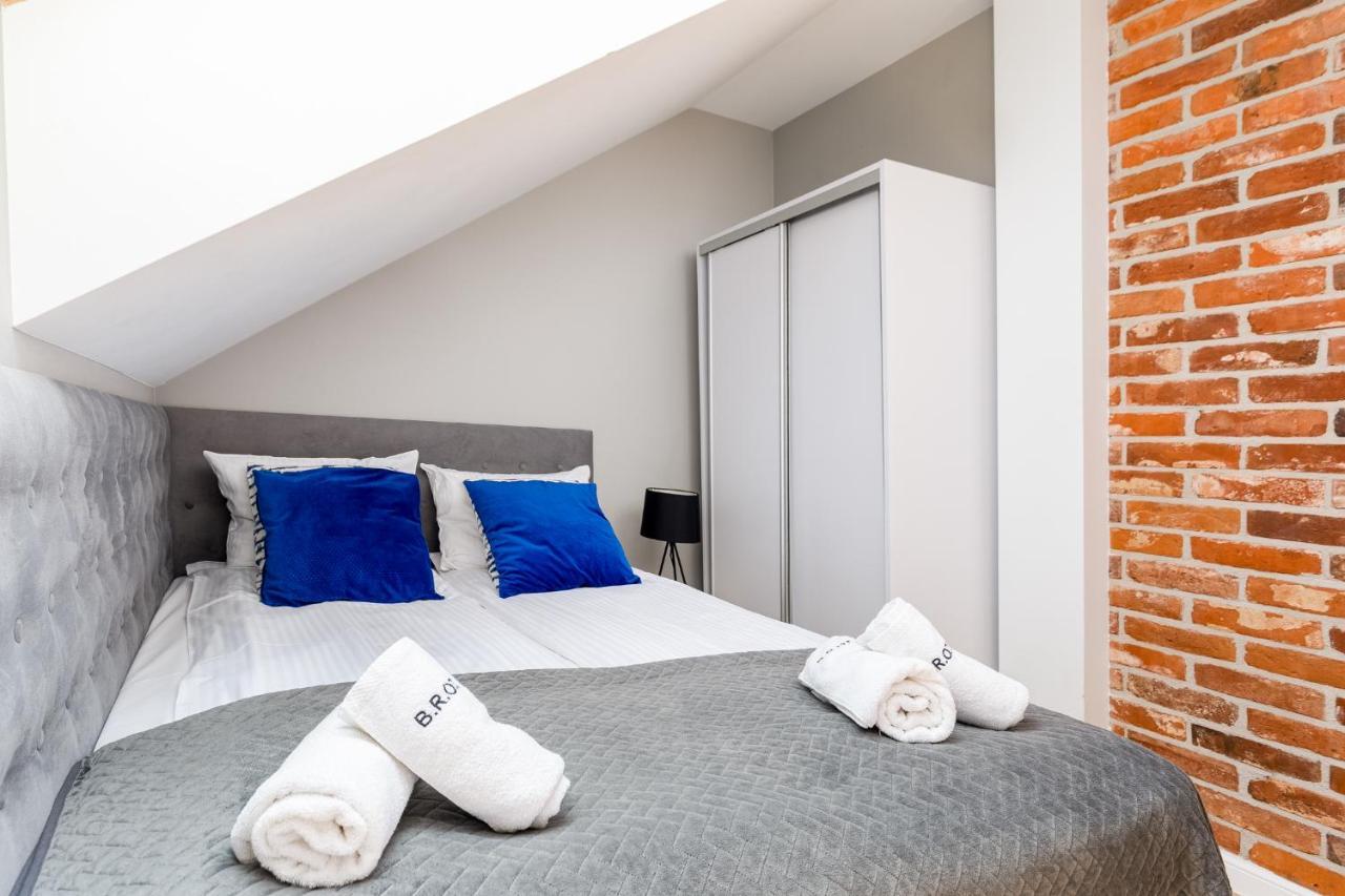 Saint Florian'S Suites - Old Town Luxury Apartments - By Upstairs Krakow Bagian luar foto