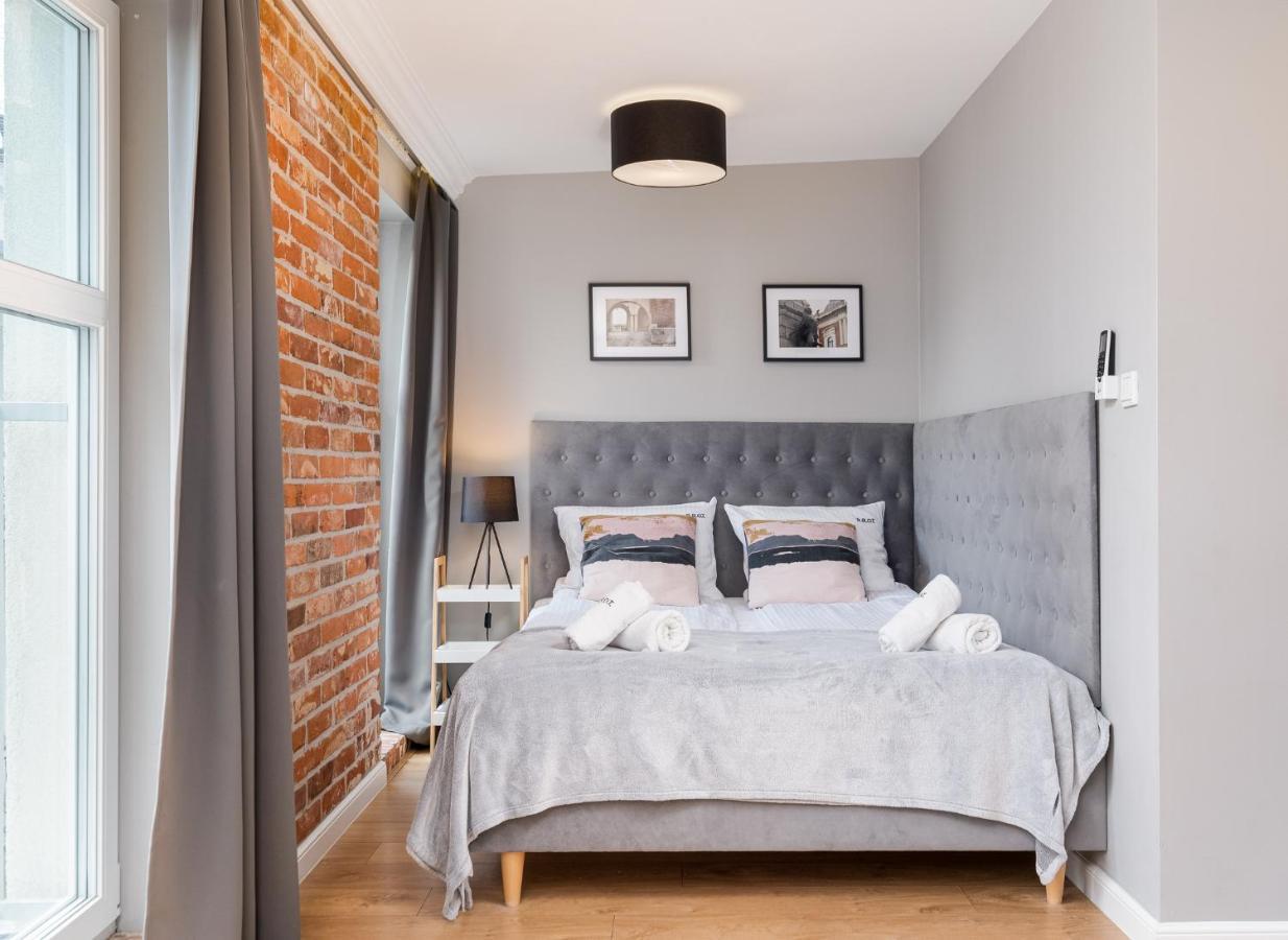 Saint Florian'S Suites - Old Town Luxury Apartments - By Upstairs Krakow Bagian luar foto