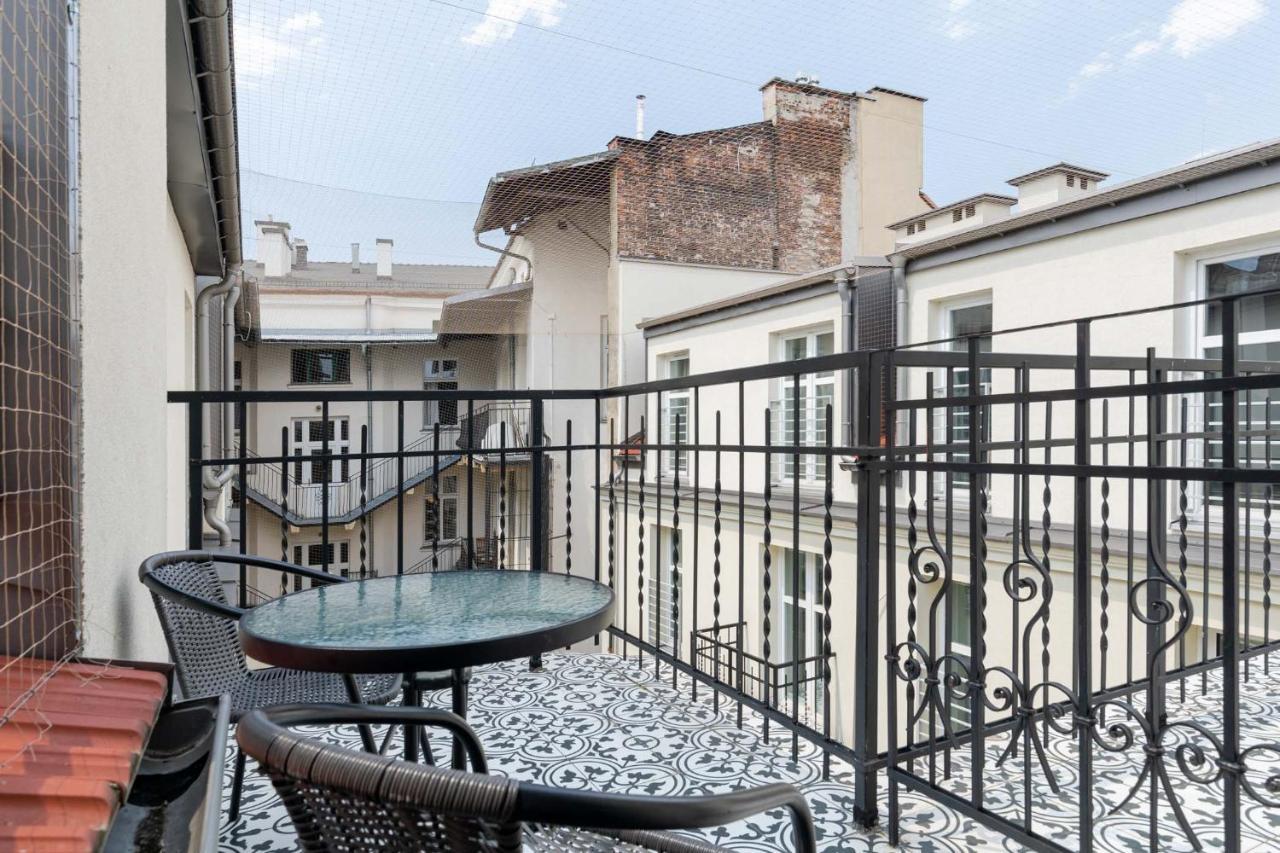Saint Florian'S Suites - Old Town Luxury Apartments - By Upstairs Krakow Bagian luar foto