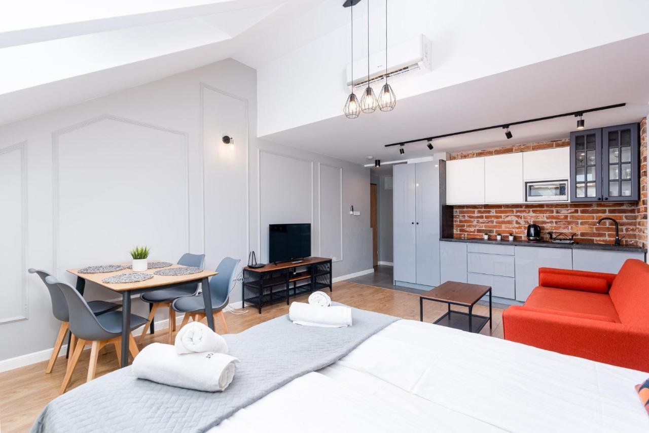 Saint Florian'S Suites - Old Town Luxury Apartments - By Upstairs Krakow Bagian luar foto