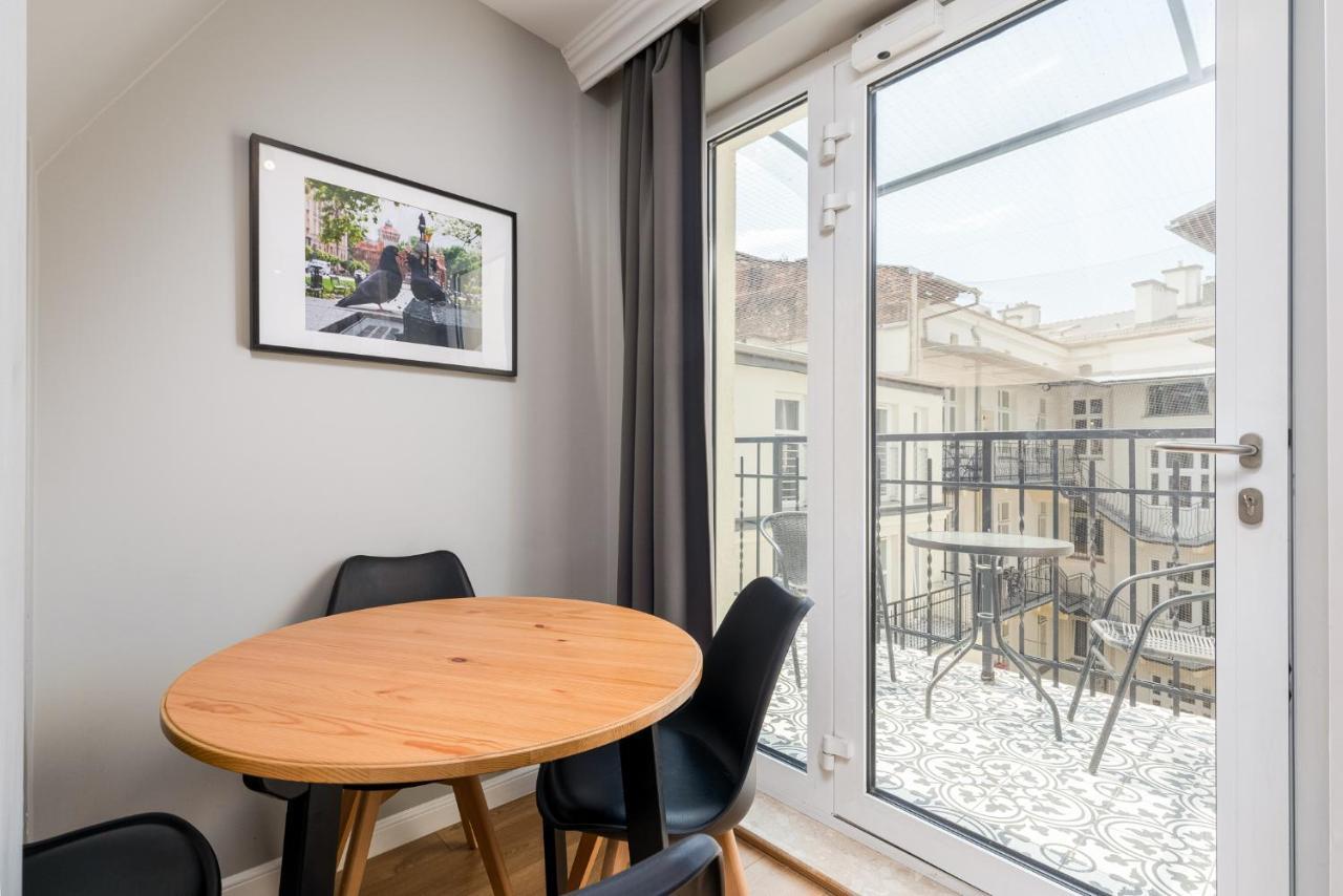 Saint Florian'S Suites - Old Town Luxury Apartments - By Upstairs Krakow Bagian luar foto