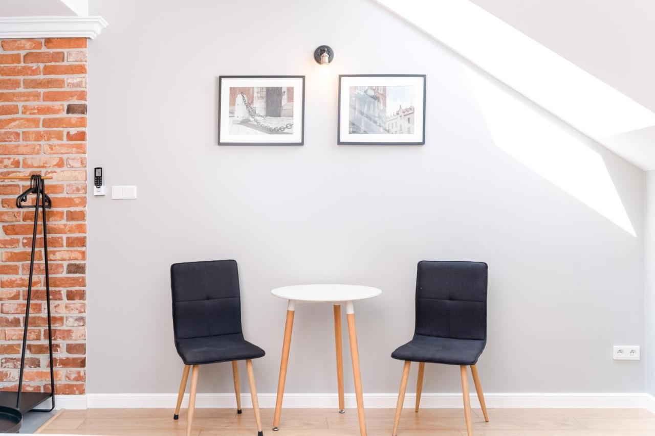 Saint Florian'S Suites - Old Town Luxury Apartments - By Upstairs Krakow Bagian luar foto