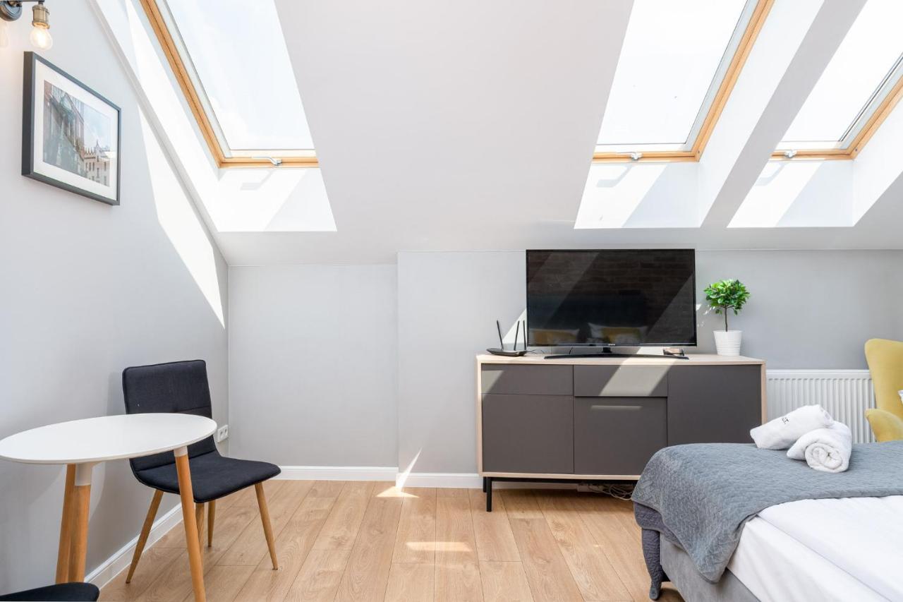 Saint Florian'S Suites - Old Town Luxury Apartments - By Upstairs Krakow Bagian luar foto