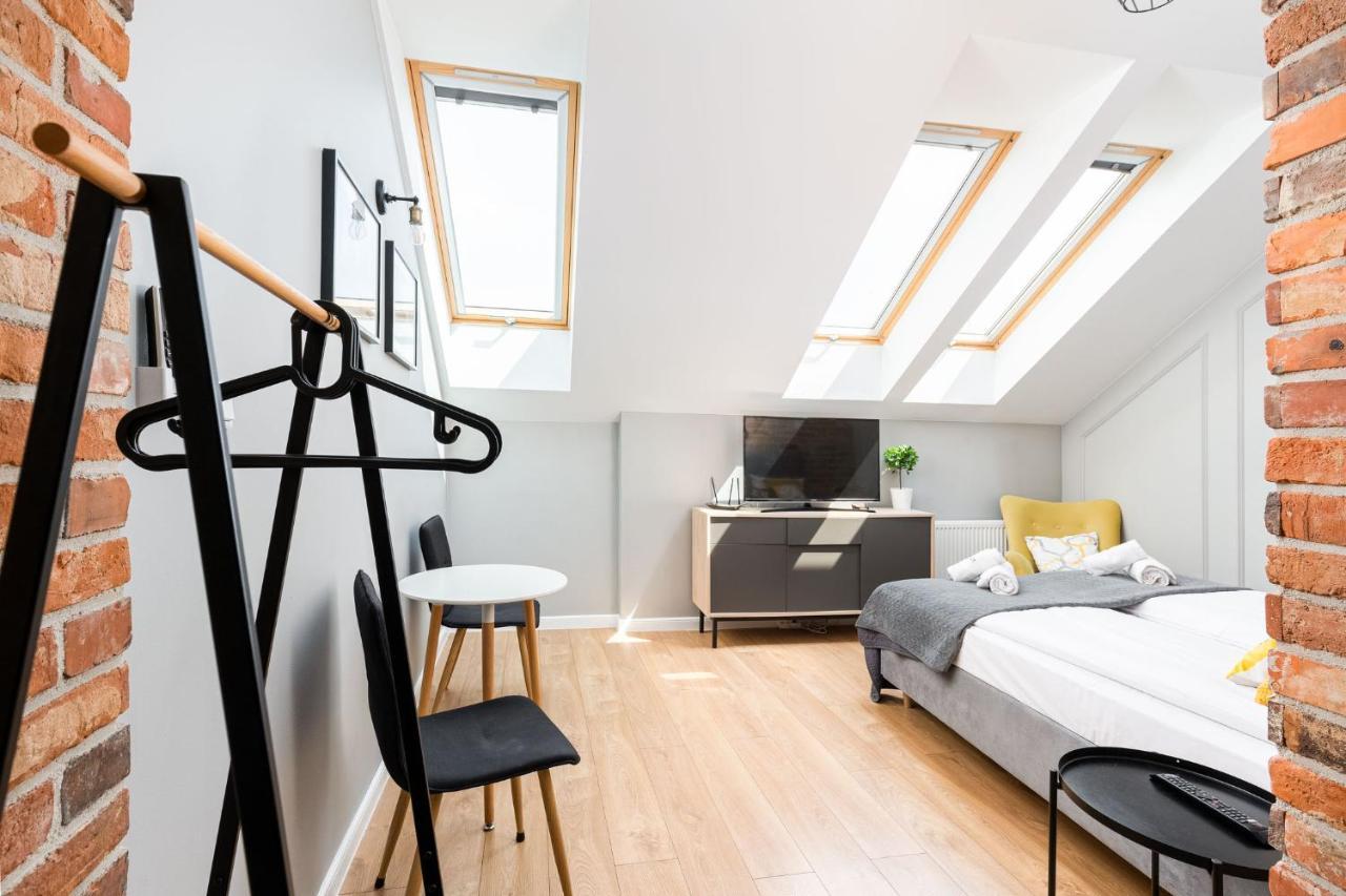 Saint Florian'S Suites - Old Town Luxury Apartments - By Upstairs Krakow Bagian luar foto