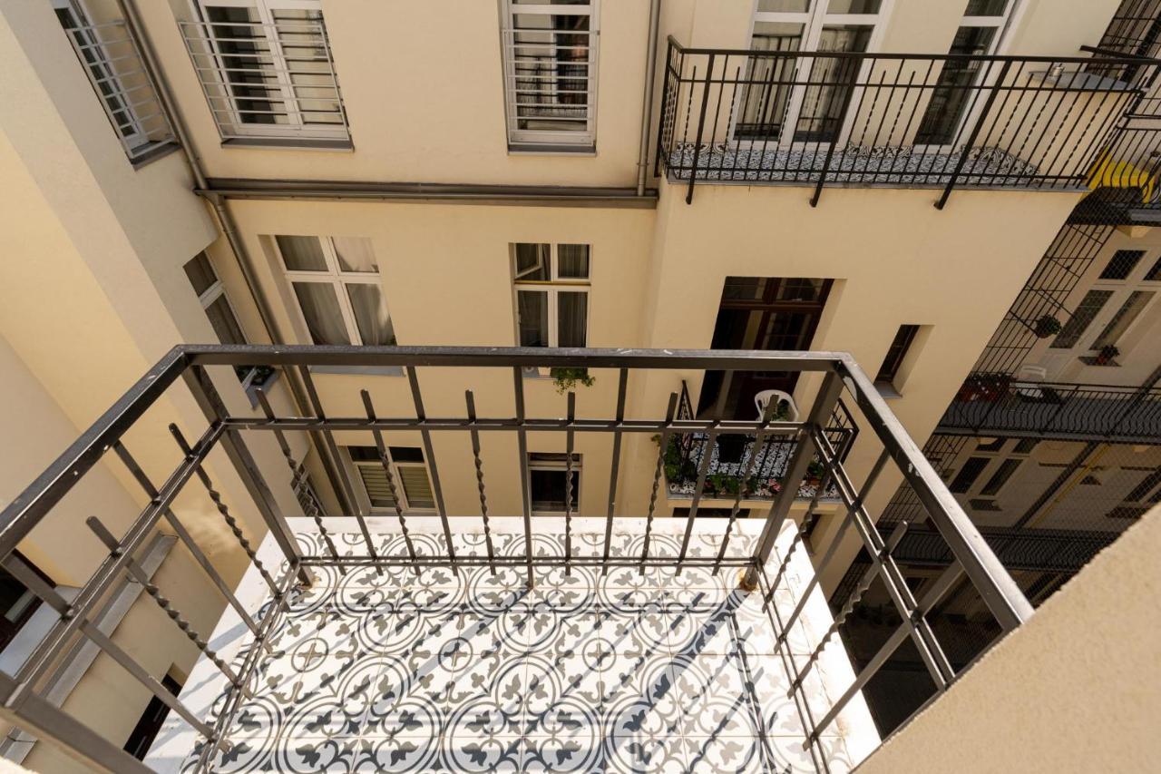 Saint Florian'S Suites - Old Town Luxury Apartments - By Upstairs Krakow Bagian luar foto